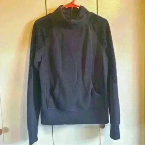 Lululemon Women’s Mock‎ Neck Sweatshirt Navy Blue Sz Small